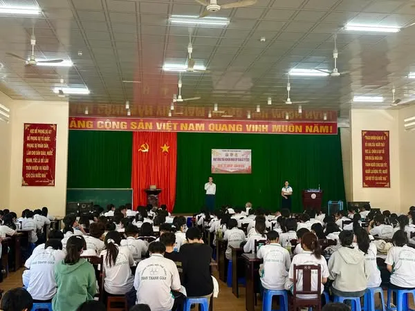 DU HỌC ĐỨC TỐNG VŨ PHƯƠNG - THPT PHAN THANH GIẢN