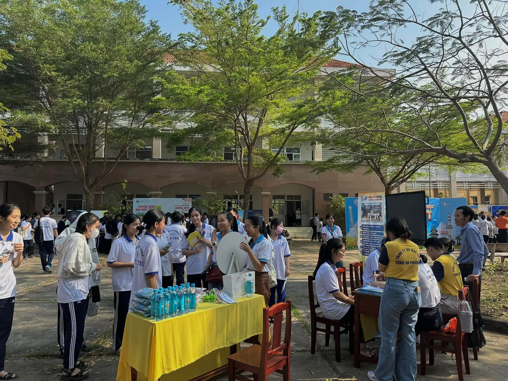 DU HỌC ĐỨC TỐNG VŨ PHƯƠNG - TRƯỜNG HỌC